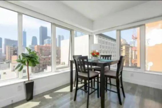 Beautiful 3 Bedroom High Rise With Pool, Hot Tub And Rooftop Views Apartment Los Angeles