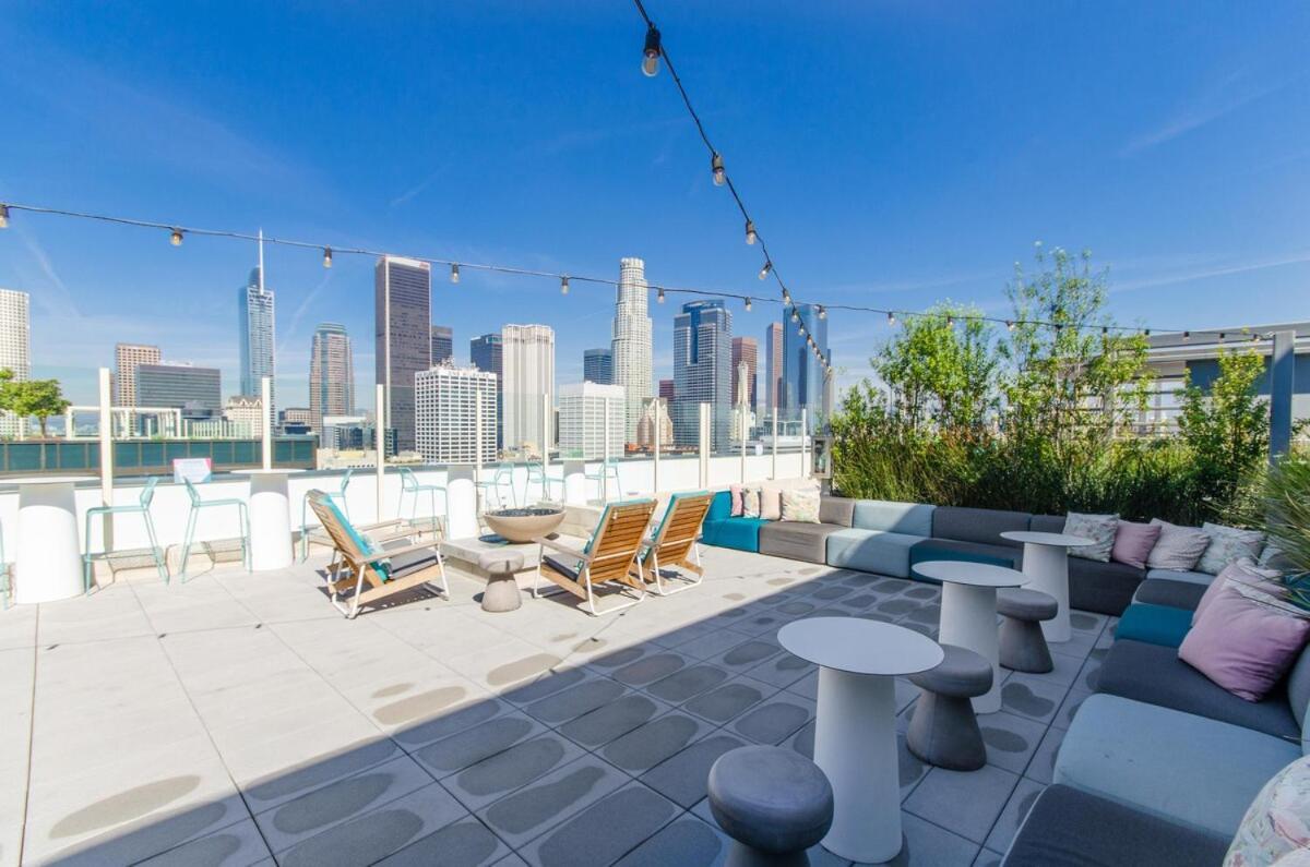 Apartment Beautiful 3 Bedroom High Rise With Pool, Hot Tub And Rooftop Views
