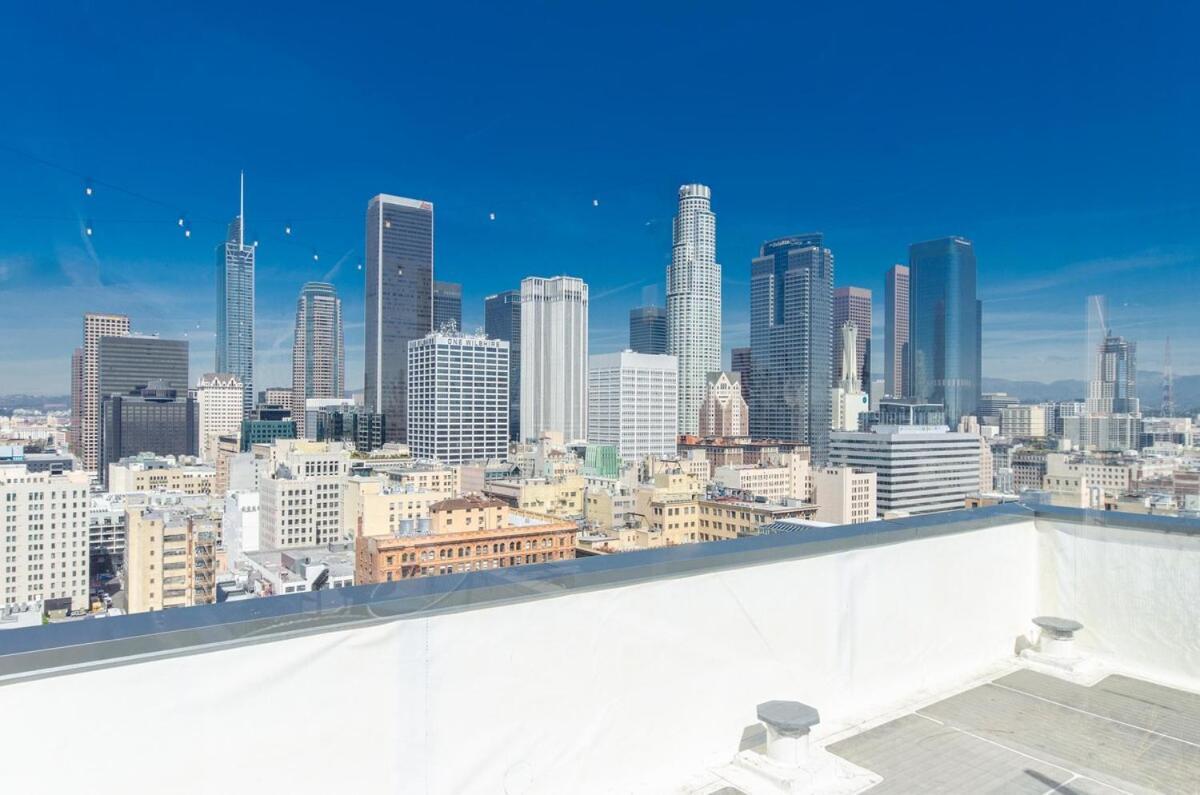 Apartment Beautiful 3 Bedroom High Rise With Pool, Hot Tub And Rooftop Views
